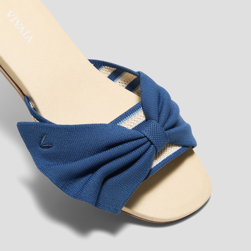 Square-Toe Bow Sandals (Dorothy), Pale Aprico & Vintage Interlocking, EU39 | VIVAIA