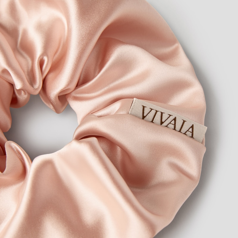 Satin Hair Scrunchie, PEACH BLUSH, one-size | VIVAIA