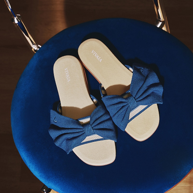Square-Toe Bow Sandals (Dorothy), Pale Aprico & Vintage Interlocking, EU38 | VIVAIA