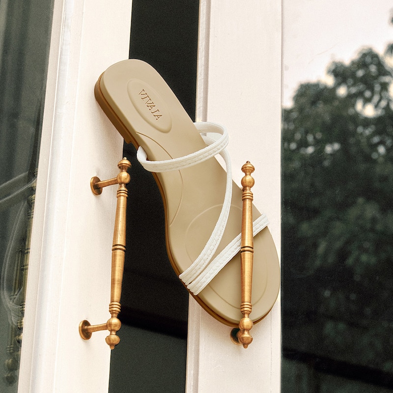 Round-Toe Flip-Flops (Carla), White - Nude Peach Rustic Cable, EU37 | VIVAIA