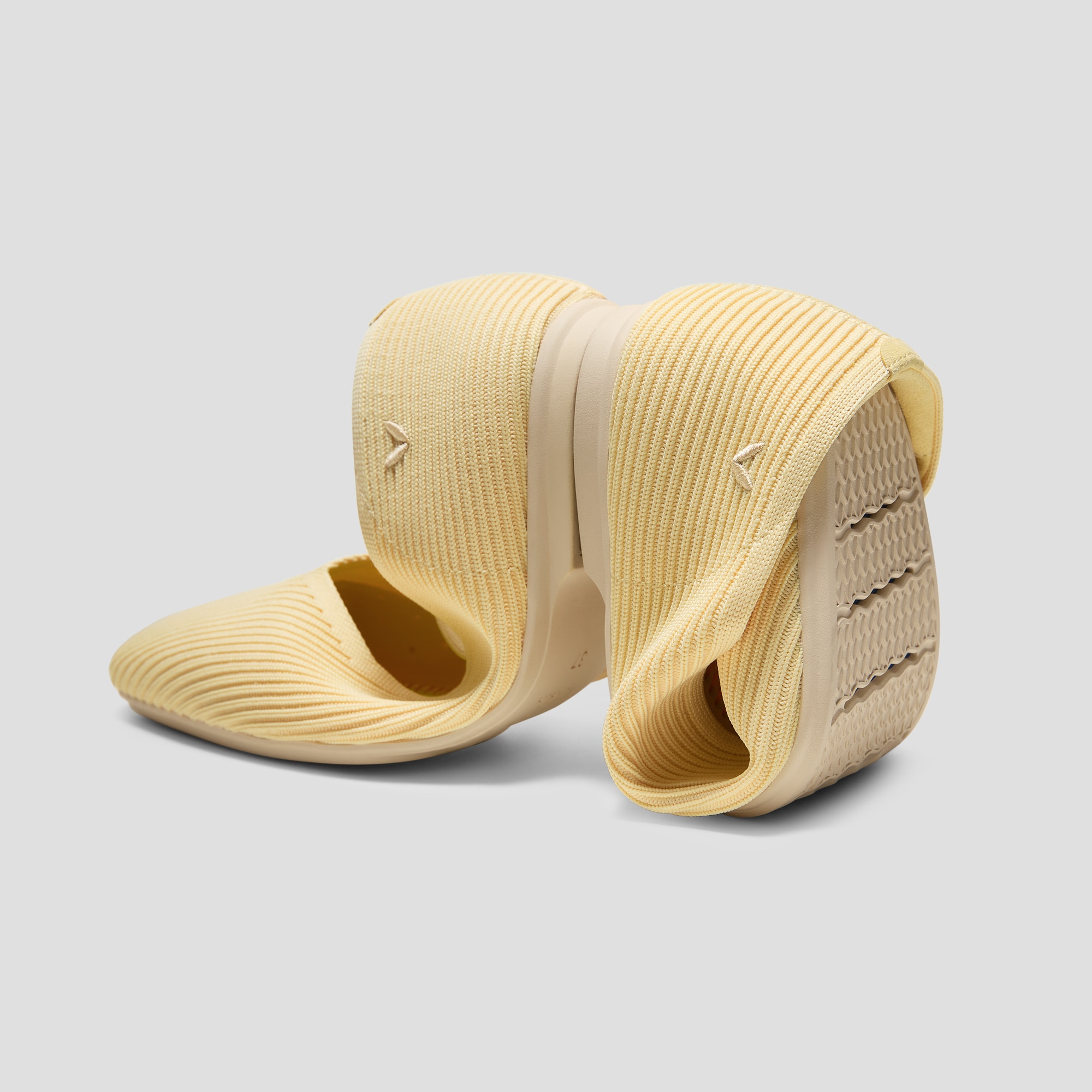 【未使用】VIVAIA Margot エスプレッソ Square-Toe Margot V-Cut Flats (Margot 3.0), Butter Yellow, EU35