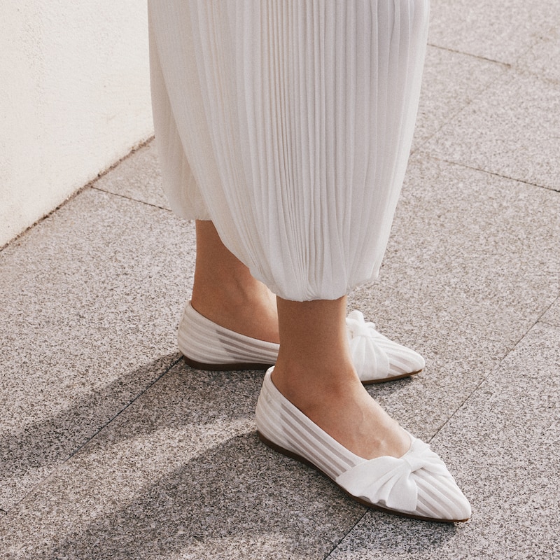 Pointed-Toe Bow Flats (Azura), WHITE  SHEER STRIPE, EU35 | VIVAIA