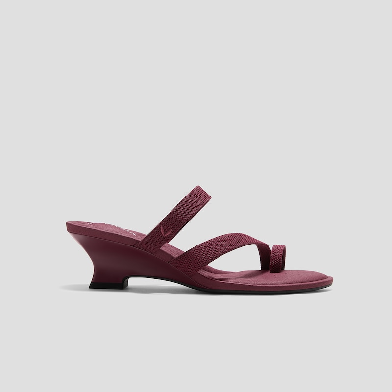 Round-Toe Toe Ring Sandals (Eden), PLUM, EU39 | VIVAIA