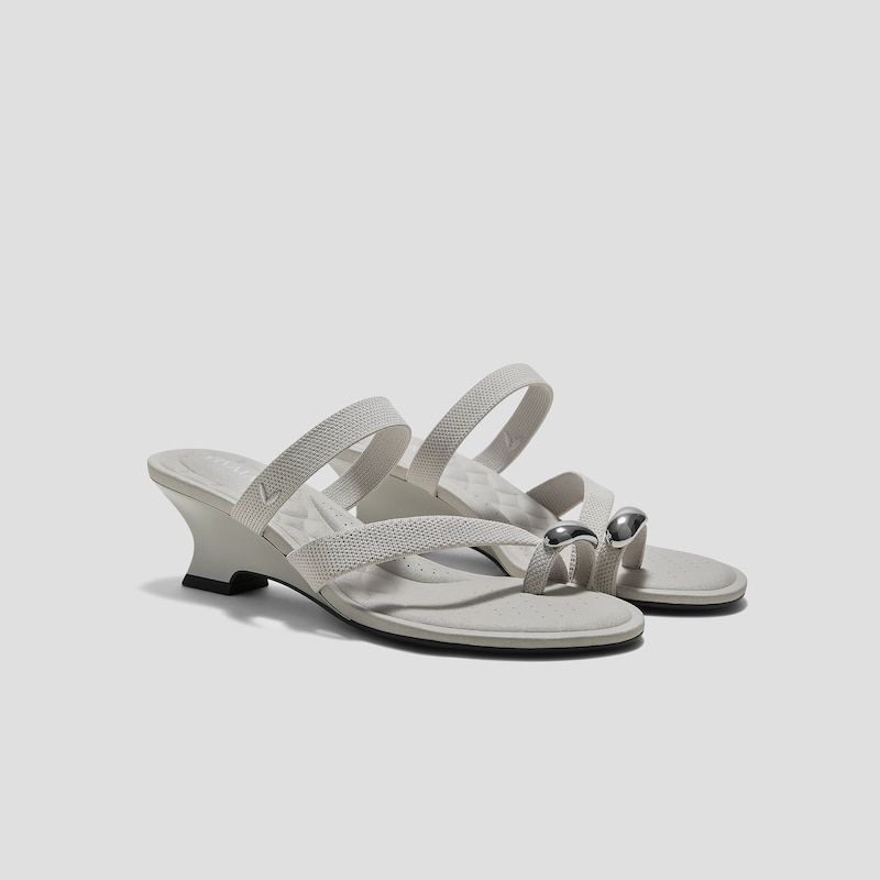 Round-Toe Toe Ring Sandals (Eden), OFF GREY, EU35 | VIVAIA