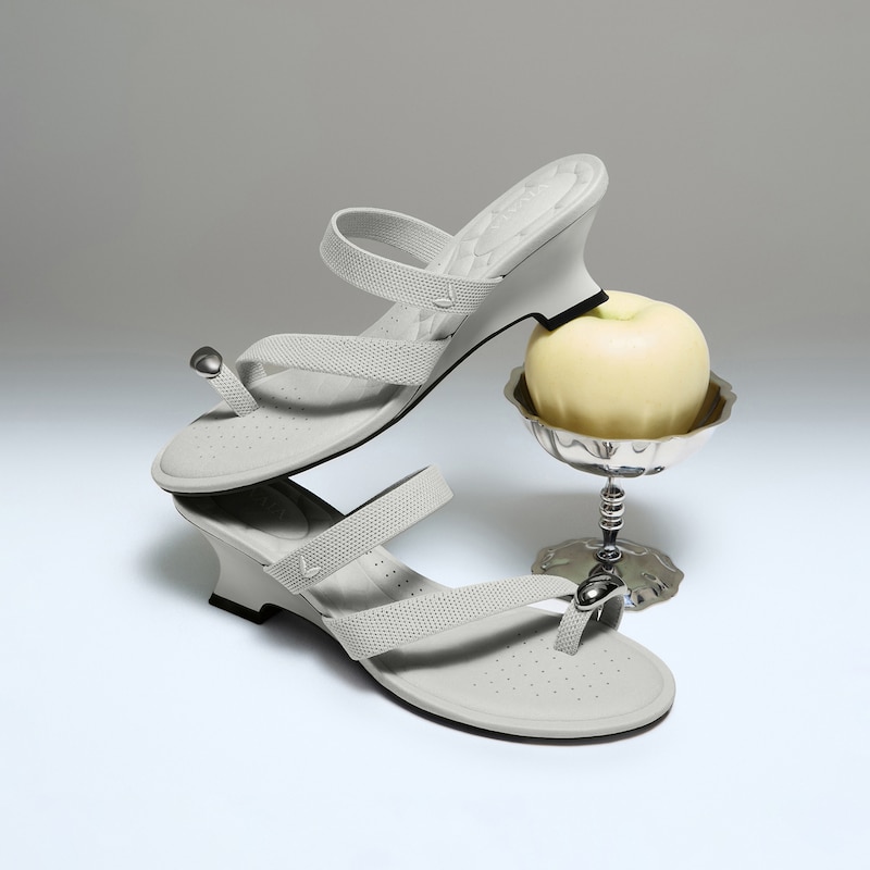 Round-Toe Toe Ring Sandals (Eden), OFF GREY, EU38 | VIVAIA