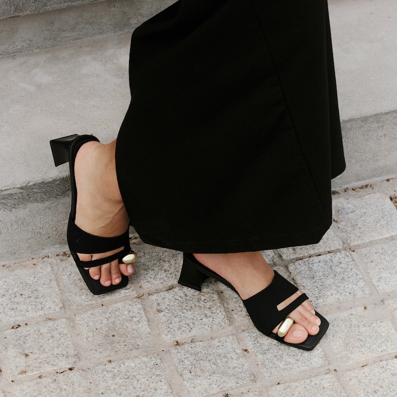 Square-Toe Toe Ring Sandals (Jayna), Black, EU37 | VIVAIA