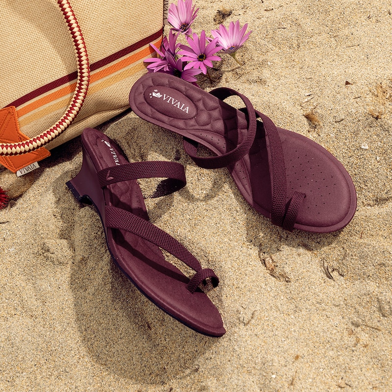 Round-Toe Toe Ring Sandals (Eden), PLUM, EU39 | VIVAIA