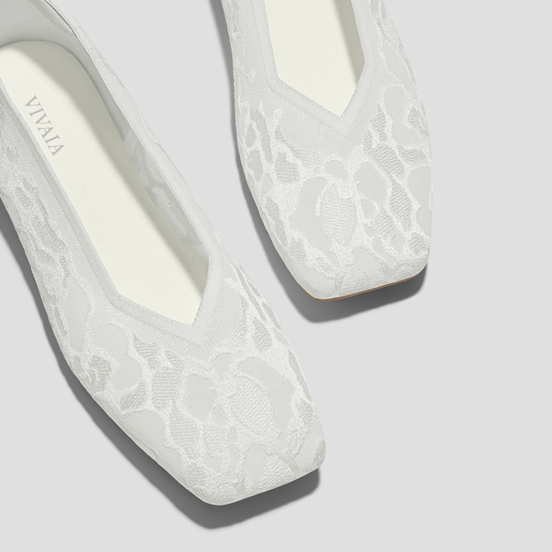 Square-Toe V-Cut Flats (Margot 3.0), WHITE LACE embroidery, EU39 | VIVAIA