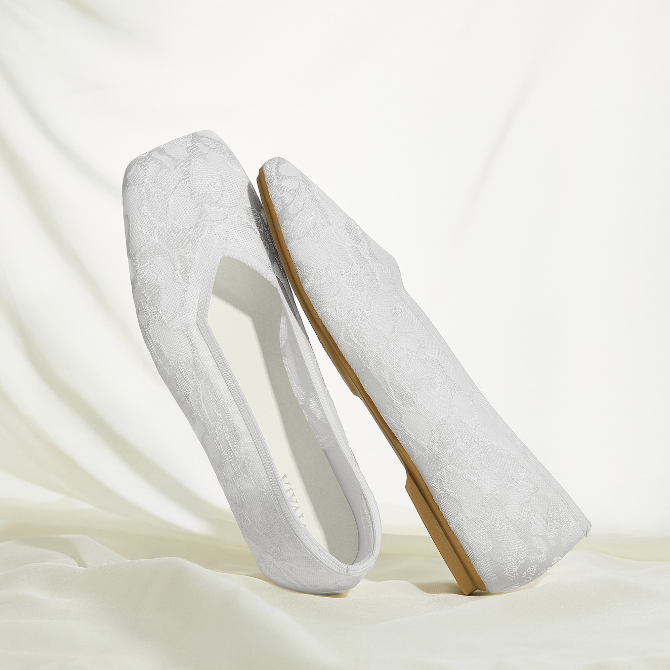 Square-Toe V-Cut Flats (Margot 3.0), WHITE LACE embroidery, EU35