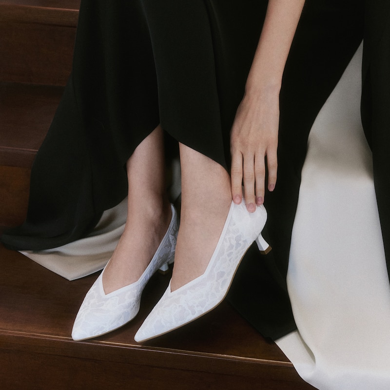 Pointed-Toe Kitten Heels (Scarlett), WHITE LACE embroidery, EU35 | VIVAIA
