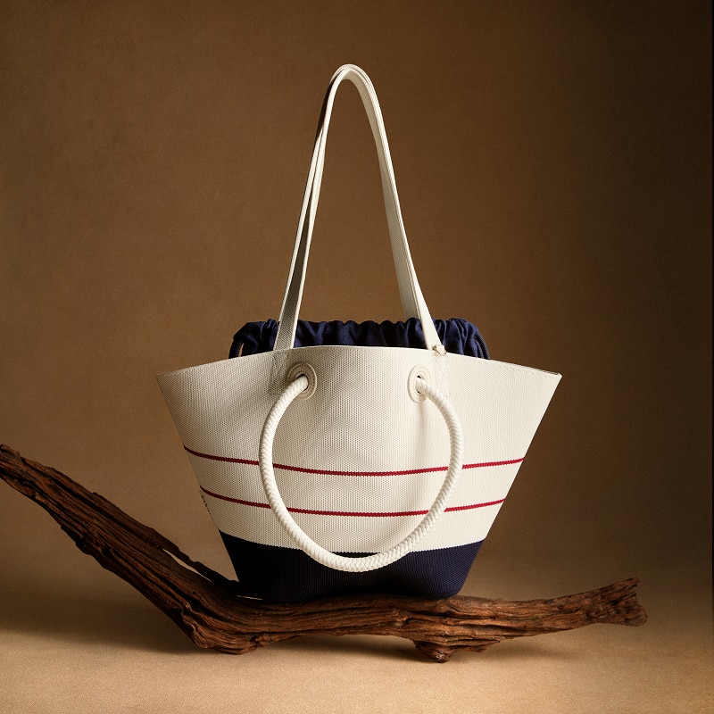 Convertible Trapeze Tote (Attina), PALE APRICOT & NAVY, one-size | VIVAIA