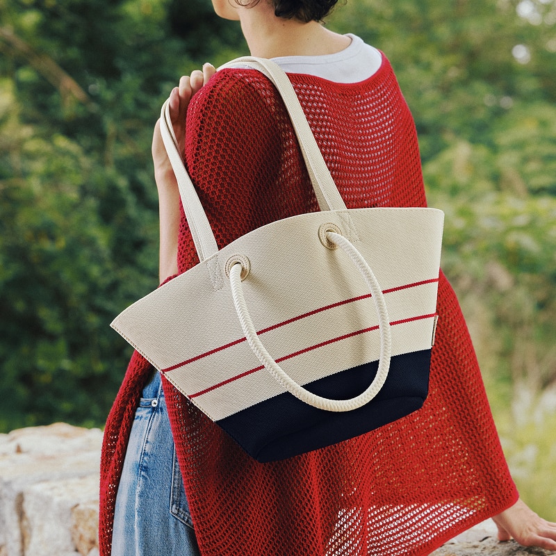 Convertible Trapeze Tote (Attina), PALE APRICOT & NAVY, one-size | VIVAIA
