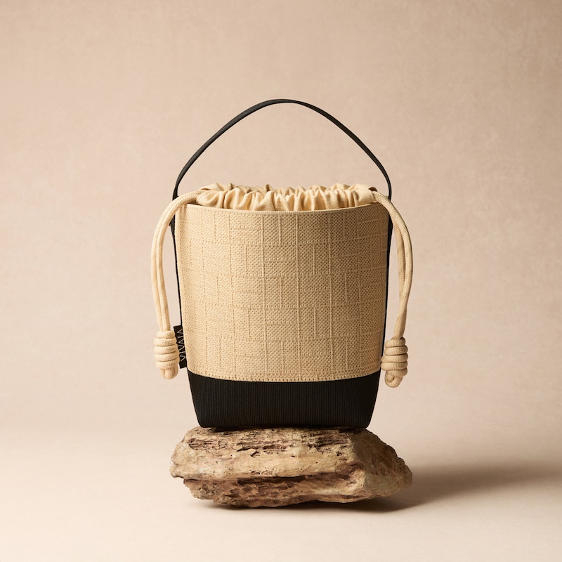 The Bucket Tote (Farreh), Nude Peach - BLACK, one-size | VIVAIA