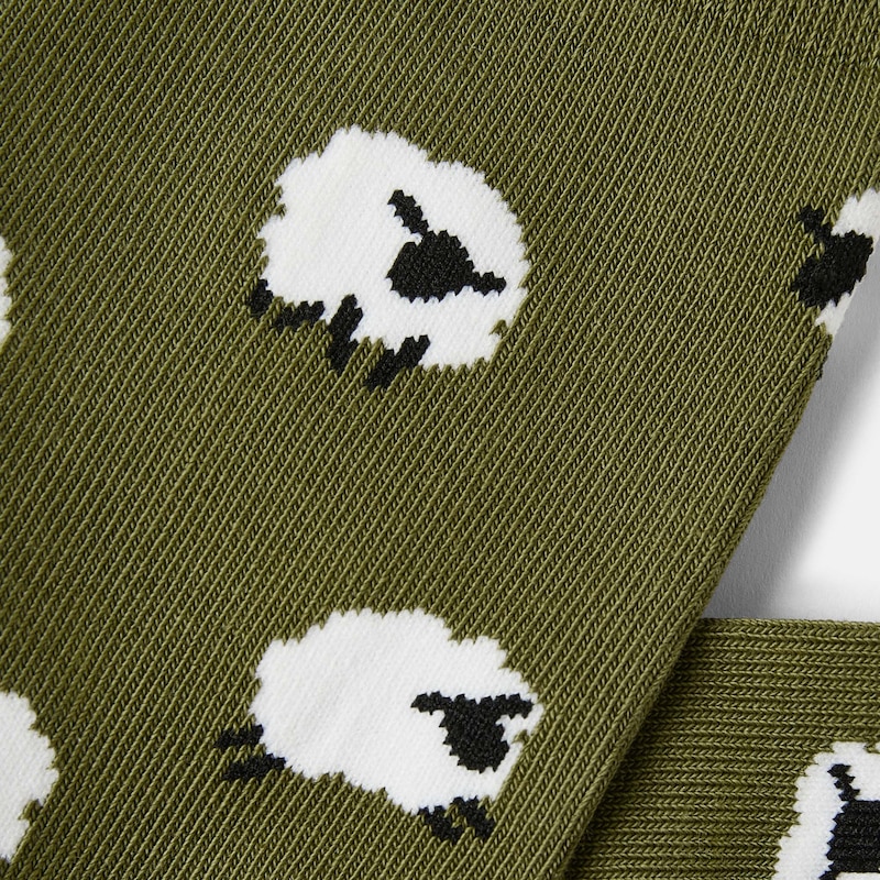 1 Pair Animal Jacquard Crew Socks (Aubrey), OLIVE DRAB - BLACKNOSE SHEEP, one-size | VIVAIA