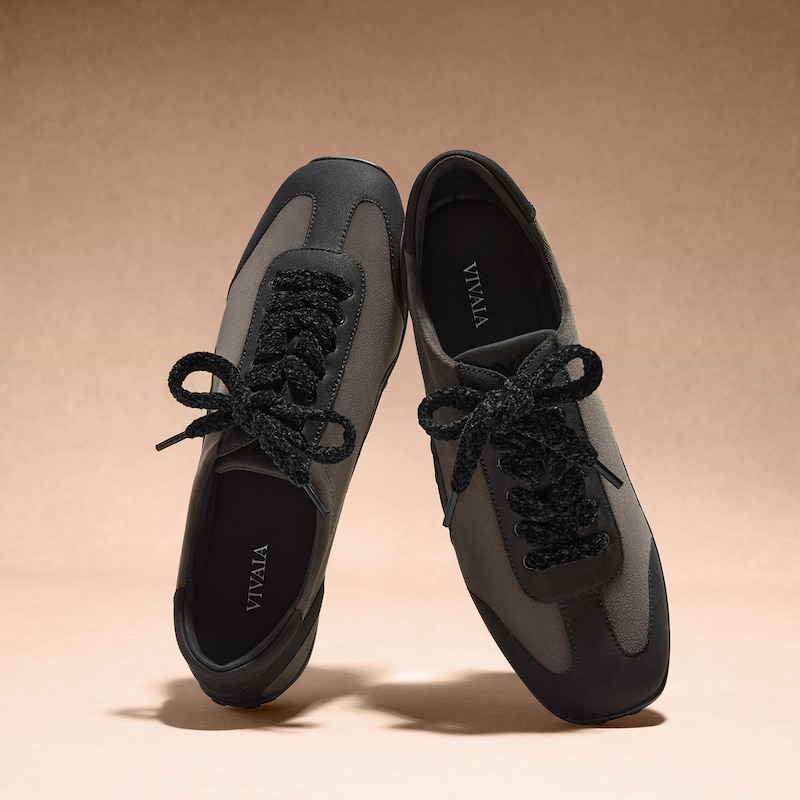 Plush Shoelace (Aela), Black, one-size | VIVAIA