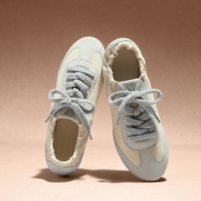 Plush Shoelace (Aela), OFF GREY, one-size | VIVAIA