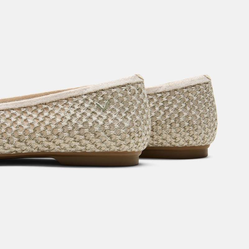 Square-Toe Margot V-Cut Flats (Margot 3.0), DOESKIN OLIVE, EU35 | VIVAIA