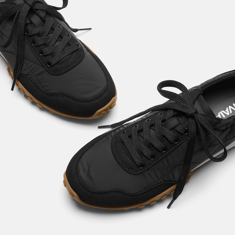Round-Toe Casual Sneakers (Lexi), Black, EU41 | VIVAIA