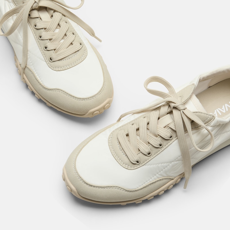 Round-Toe Casual Sneakers (Lexi), SEASHELL & CASTLE WALL, EU42.5 | VIVAIA