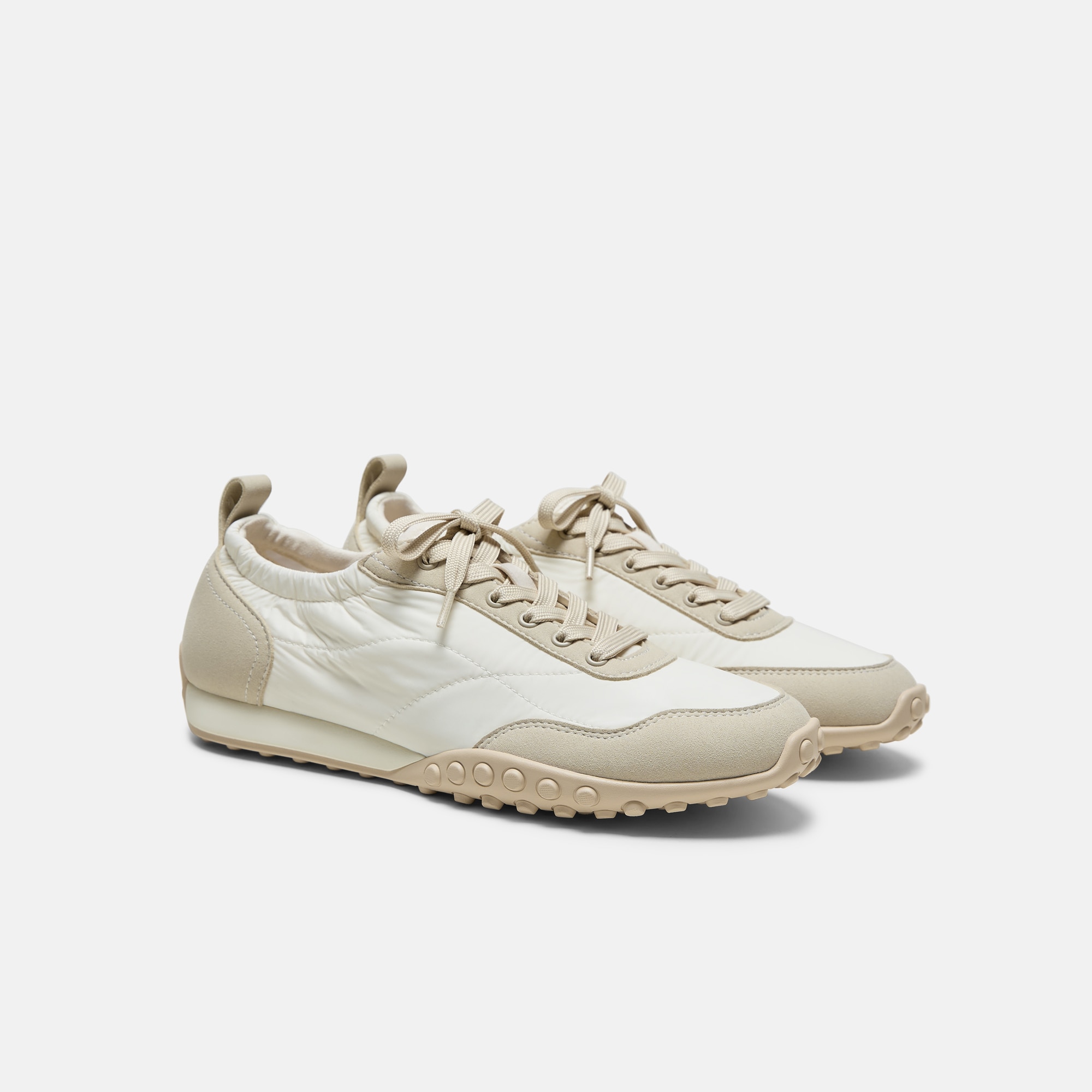 Sneakers: Comfortable & Machine Washable | VIVAIA
