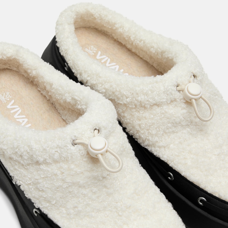 Round-Toe Fuzzy Platform Mules (Tobi), CREAM & BLACK, EU39 | VIVAIA