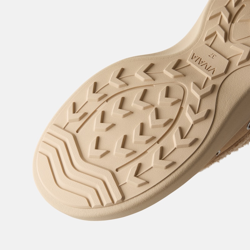 Round-Toe Fuzzy Platform Mules (Tobi), Latte, EU39 | VIVAIA