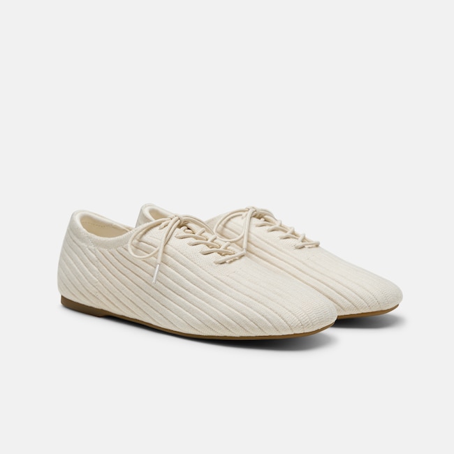 Square-Toe Derby Flats (Cheslea) - Pale Apricot Wool