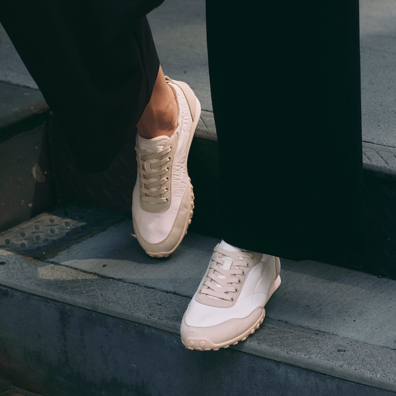 Round-Toe Casual Sneakers (Lexi), SEASHELL & CASTLE WALL, EU39 | VIVAIA