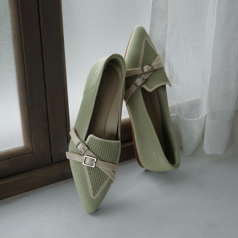 Pointed-Toe Aria Crisscross Loafers (Marvis), MATCHA&CREAM IVORY, EU39 | VIVAIA
