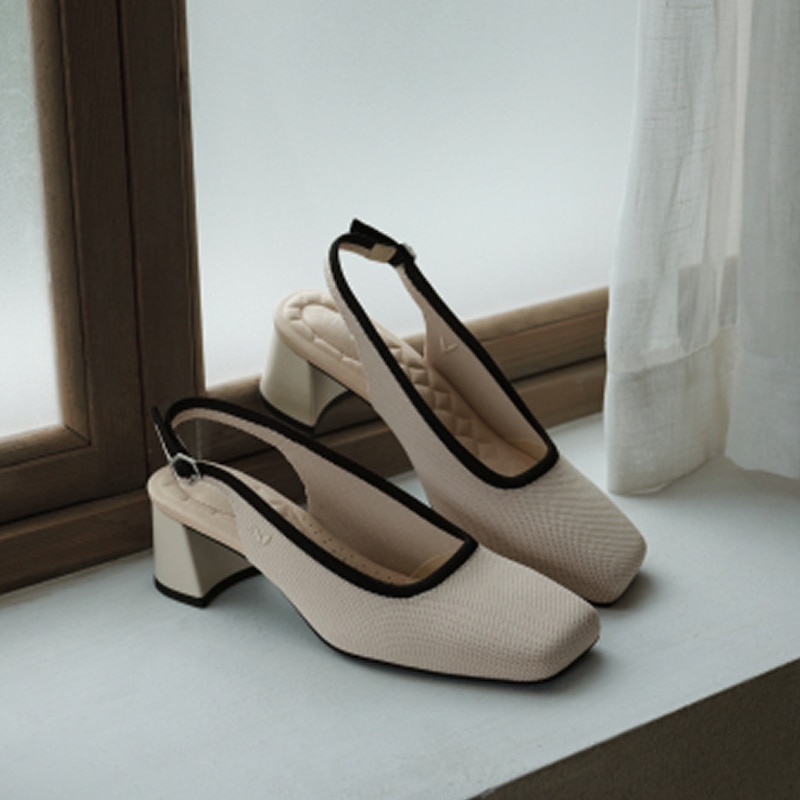 Margot Slingback Heels (Mikko), CREAM IVORY & BLACK, EU35 | VIVAIA