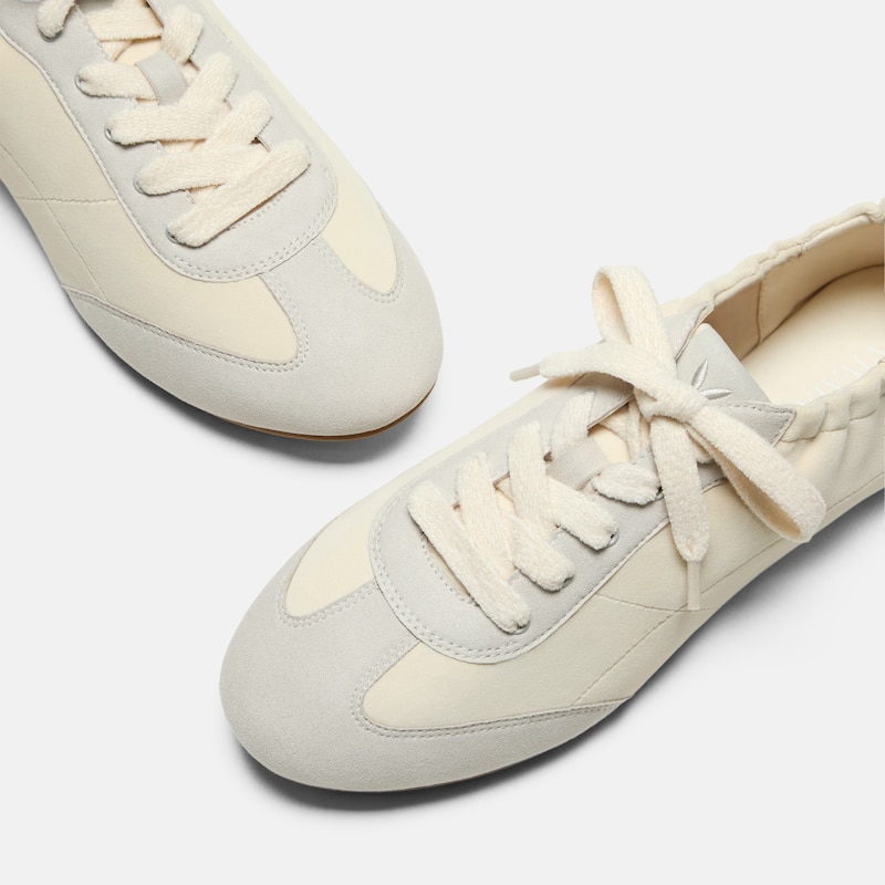 Round-Toe Jogger Sneakerina (Yancy), Cream & Light Grey, EU39 | VIVAIA