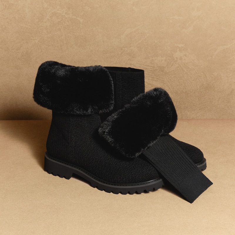 Plush Leg Warmers (Mackie), Black, one-size | VIVAIA