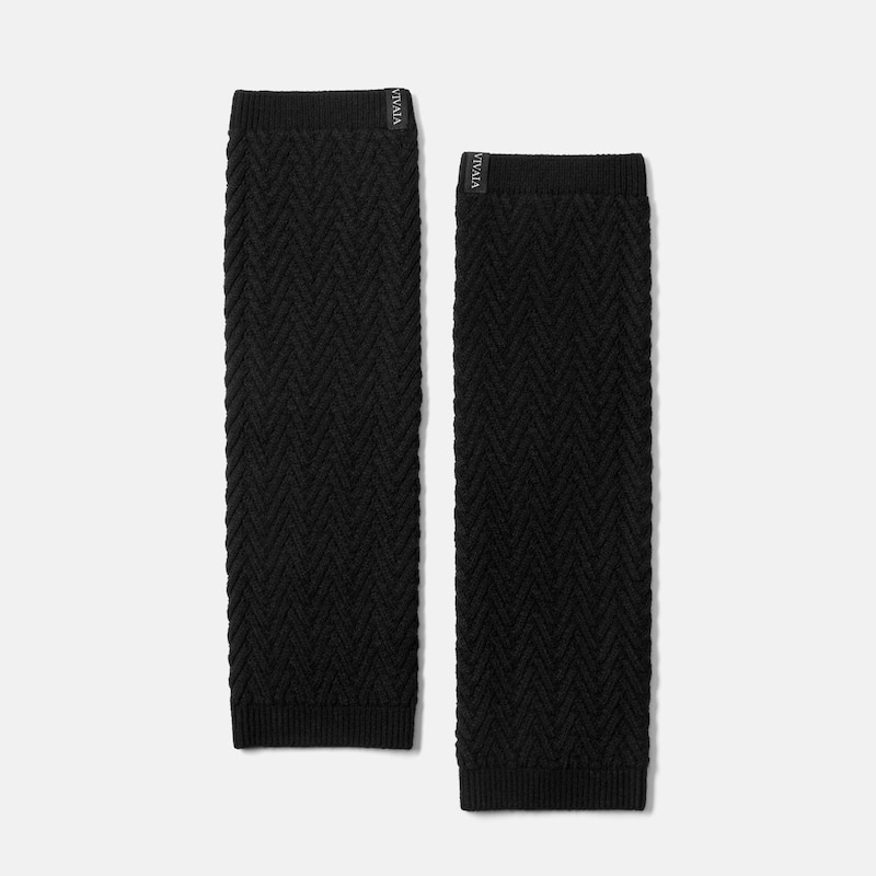 Textured Knit Leg Warmers (Peonie), Black, one-size | VIVAIA