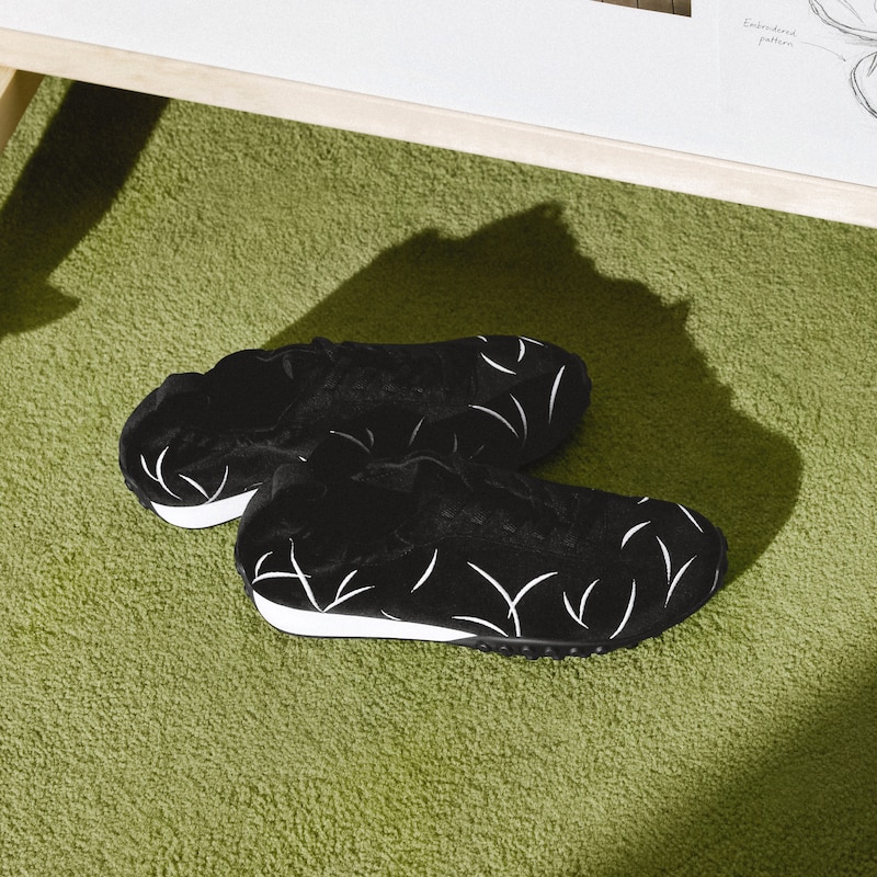 Velvet Casual Sneakers (Laban), Black Embroidery, EU40 | VIVAIA