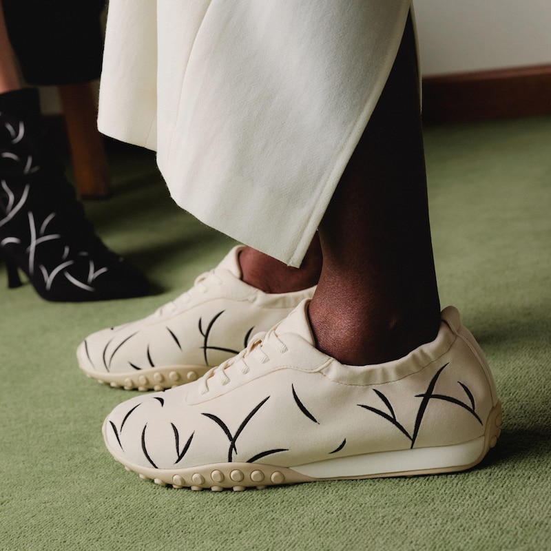 Velvet Casual Sneakers (Laban), Cream Embroidery, EU38 | VIVAIA