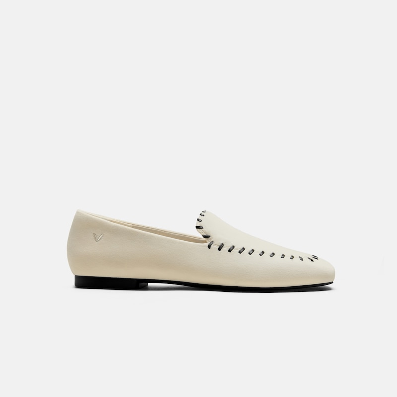 Velvet Whipstitched Loafers (Siena), Cream & Black, EU35 | VIVAIA