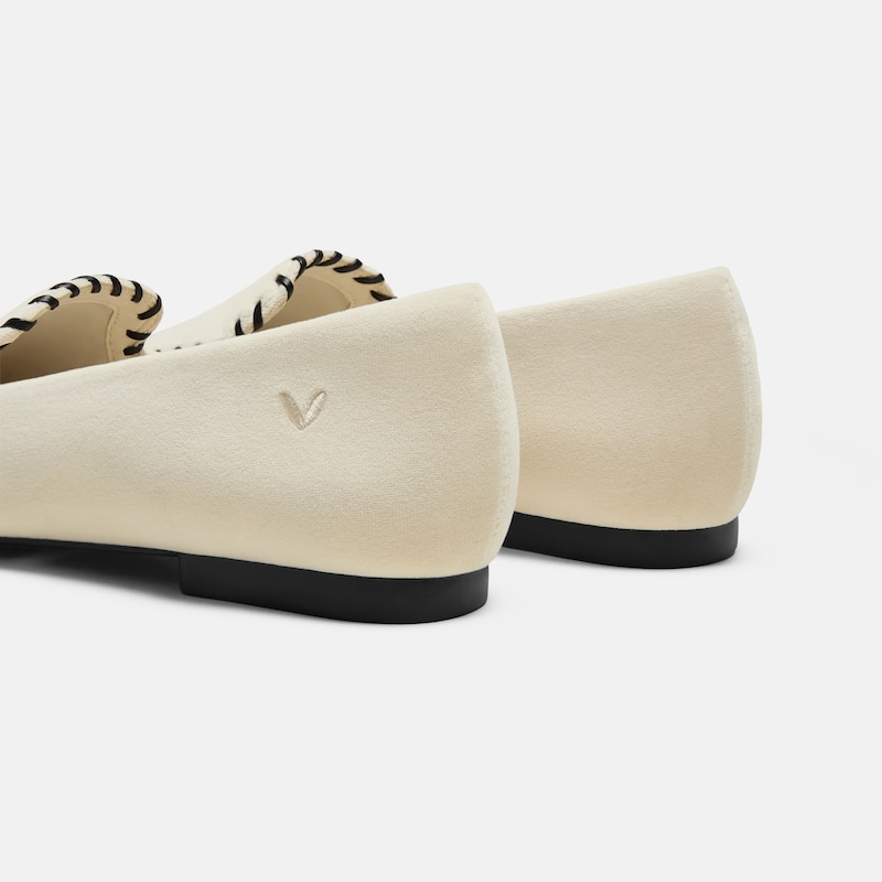 Velvet Whipstitched Loafers (Siena), Cream & Black, EU35 | VIVAIA