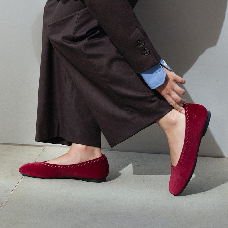 Velvet Whipstitched Flats (Mirit), Cabernet, EU37 | VIVAIA