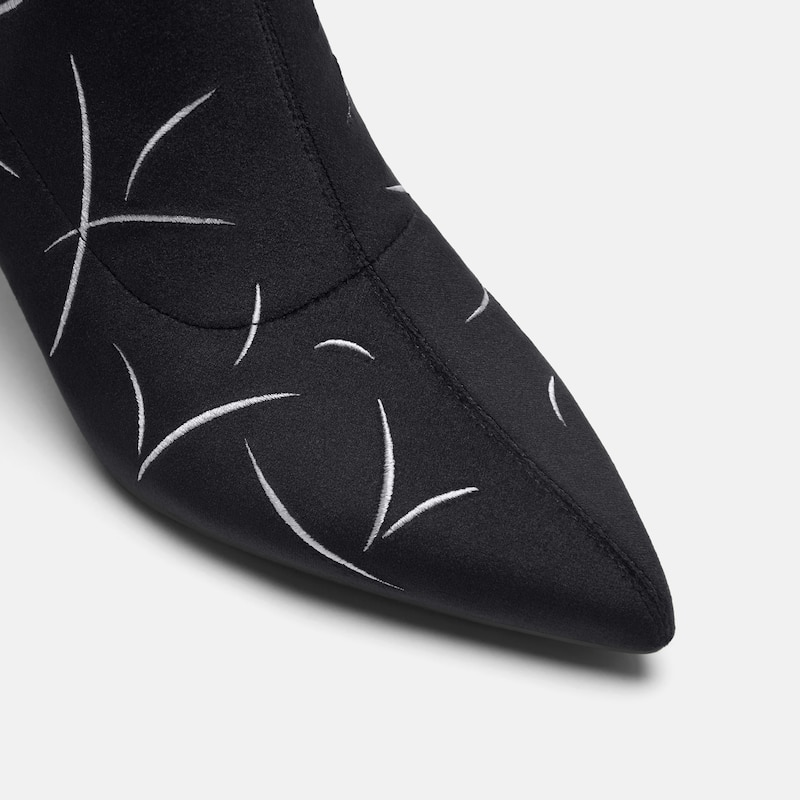 Pointed-Toe Velvet Ankle Heel Boots (Errai), Black Embroidery, EU36.5 | VIVAIA