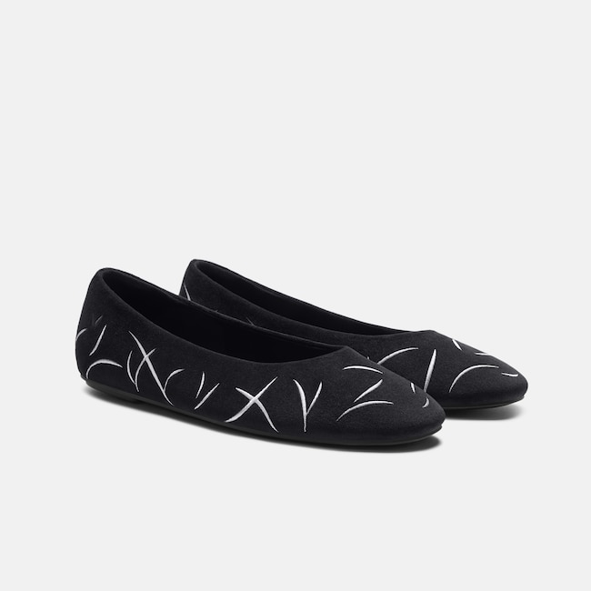 Mini Square-Toe Velvet Flats (Jazura) - Black Embroidery