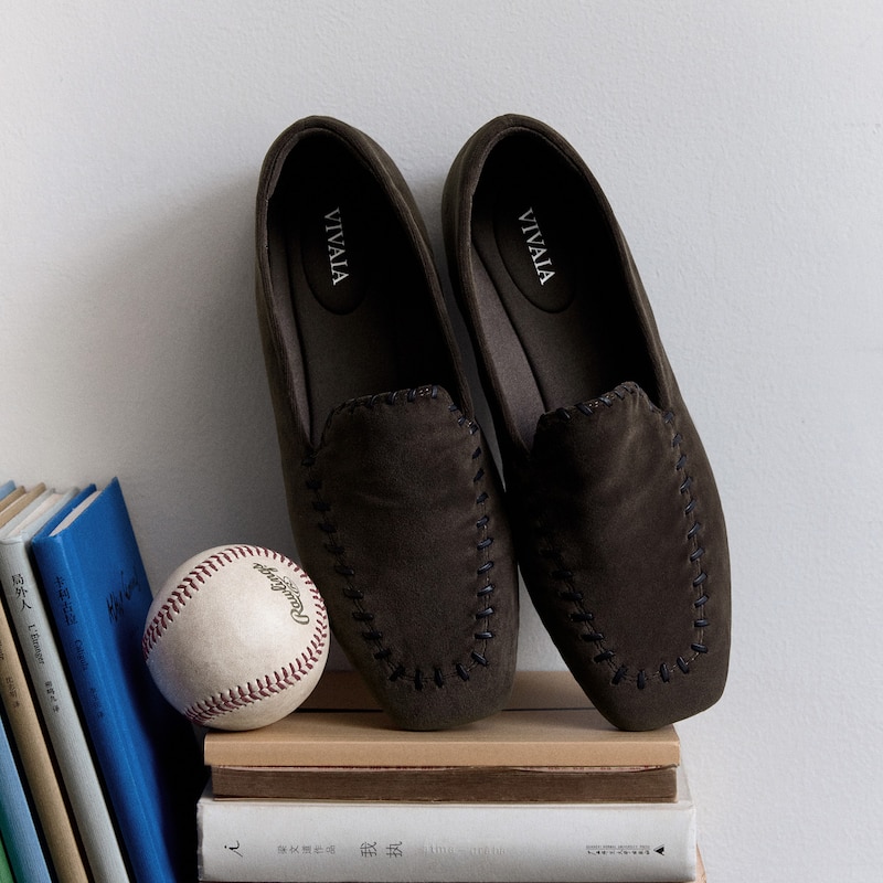 Velvet Whipstitched Loafers (Siena), Amber Brown & Black, EU41 | VIVAIA