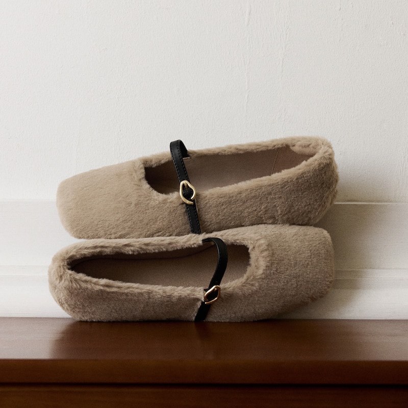 Square-Toe Faux Fur Mary Jane (Moxa), Light taupe & Black, EU35 | VIVAIA