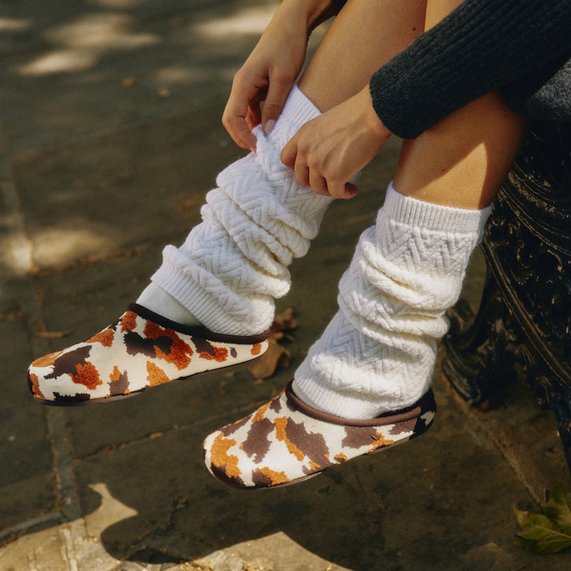 Textured Knit Leg Warmers (Peonie), Cream, one-size | VIVAIA
