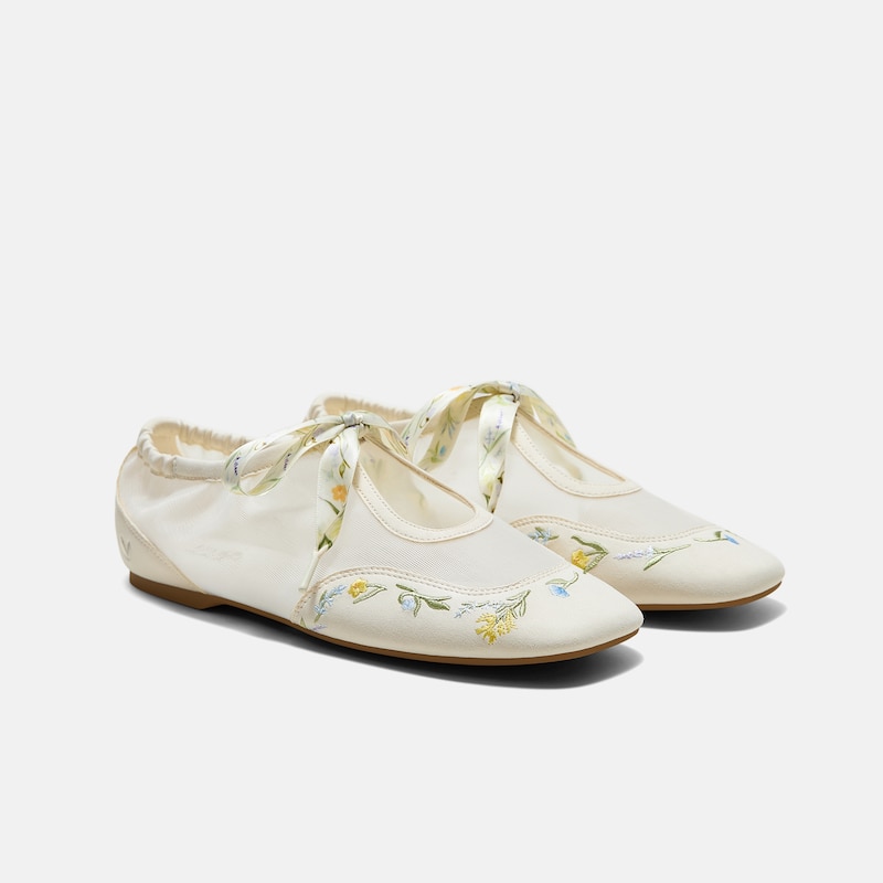 Healing Garden | Square-Toe Organza Sneakerinas (Ciara), CREAM-FRENCH FLORAL Embroidery, EU35 | VIVAIA