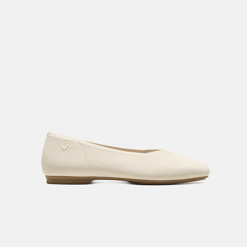 Square-Toe Margot V-Cut Flats (Margot 3.0), CREAM IVORY, EU35 | VIVAIA