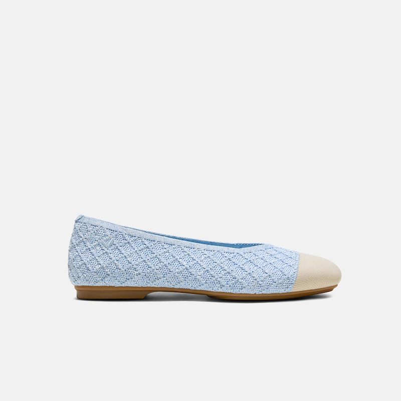 Square-Toe Margot V-Cut Flats (Margot 3.0), BLUE APRICOT QUILT, EU35 | VIVAIA
