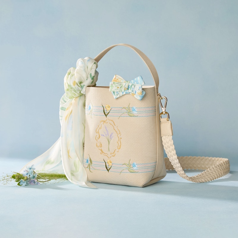 The Bucket Tote (Farreh), CREAM IVORY-FRENCH FLORAL, one-size | VIVAIA