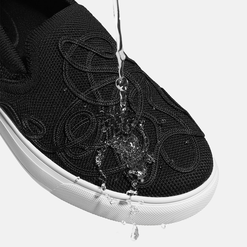 Classic Unisex Sneakers (V-Tune), Black, EU38 | VIVAIA
