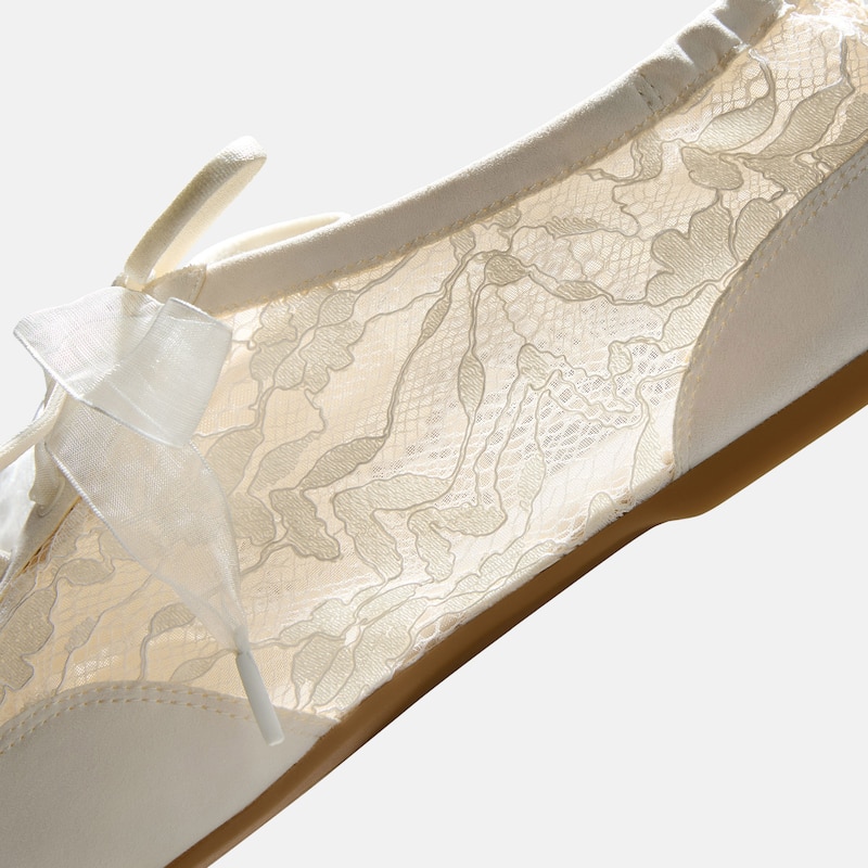 Square-Toe Lace-Up Sneakerinas (Cristina), CREAM LACE, EU40 | VIVAIA