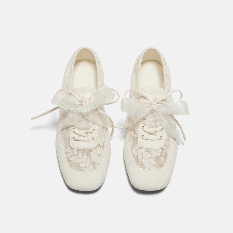 Square-Toe Lace-Up Sneakerinas (Cristina), CREAM LACE, EU40 | VIVAIA